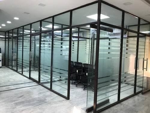 Aménagement de bureaux en cloisons vitrées aluminium